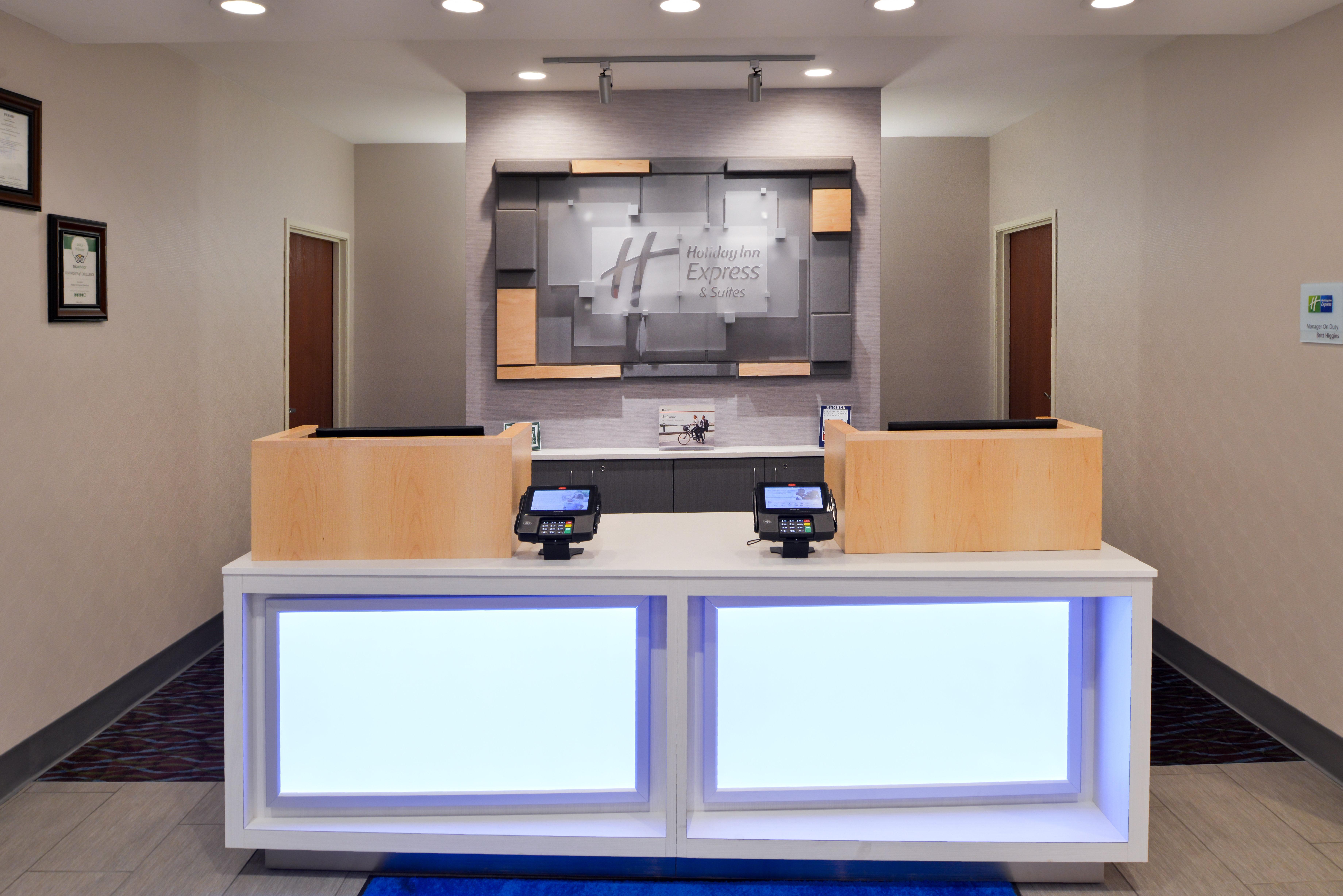 Holiday Inn Express Hotel & Suites Clifton Park By Ihg Exterior foto