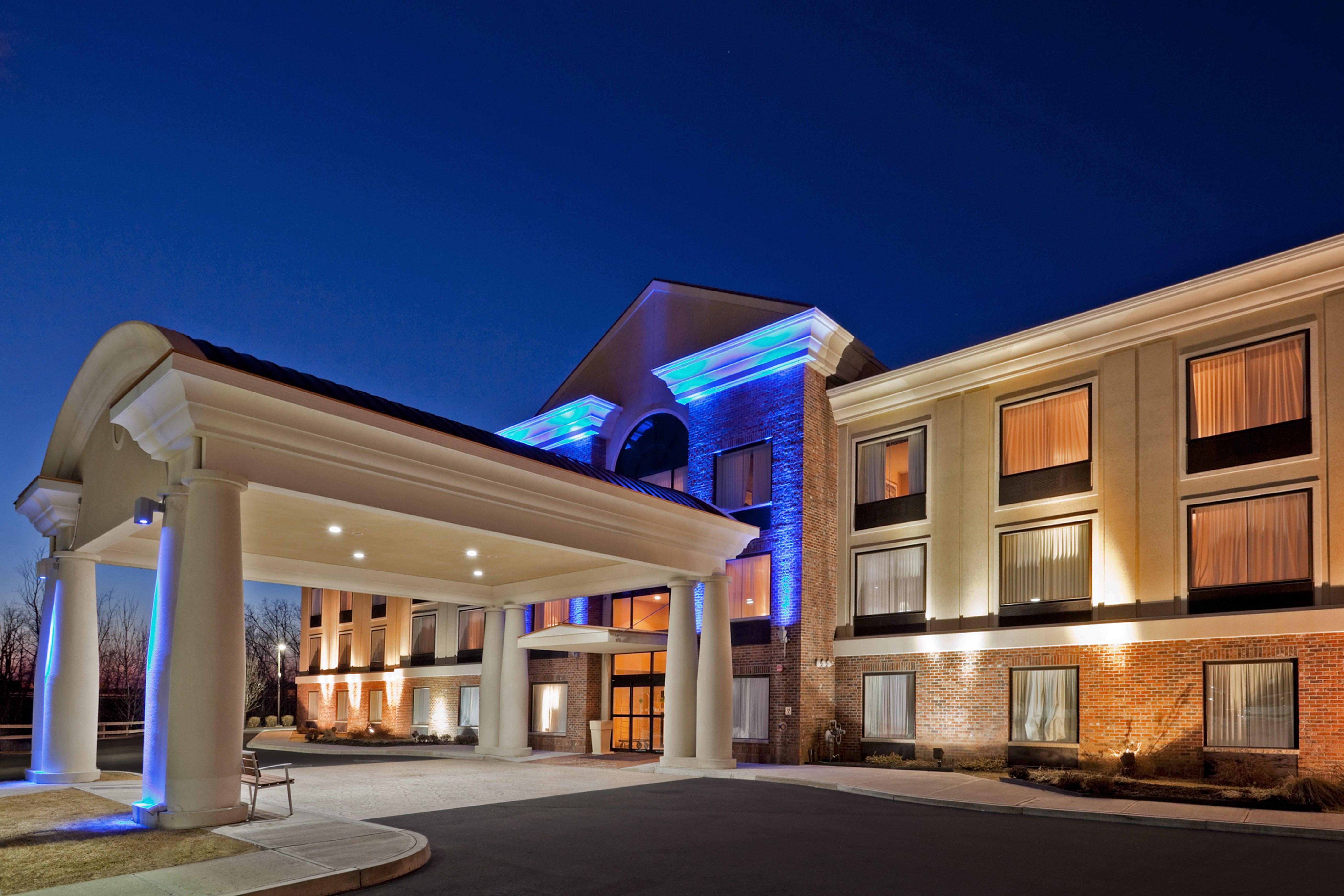 Holiday Inn Express Hotel & Suites Clifton Park By Ihg Exterior foto