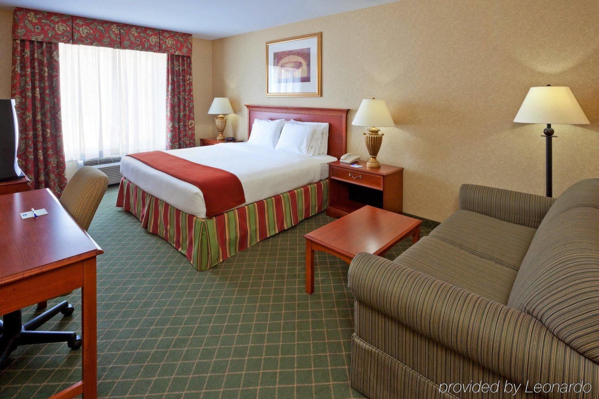 Holiday Inn Express Hotel & Suites Clifton Park By Ihg Exterior foto
