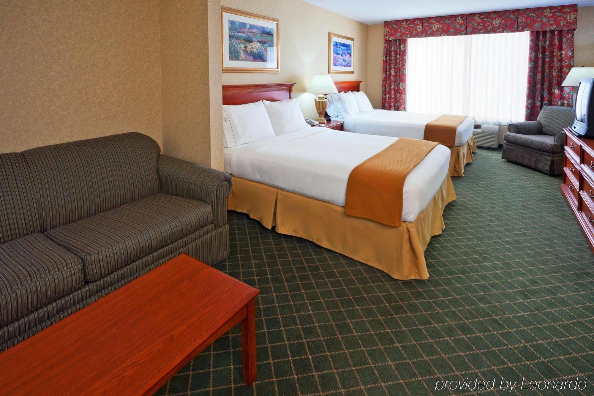 Holiday Inn Express Hotel & Suites Clifton Park By Ihg Exterior foto