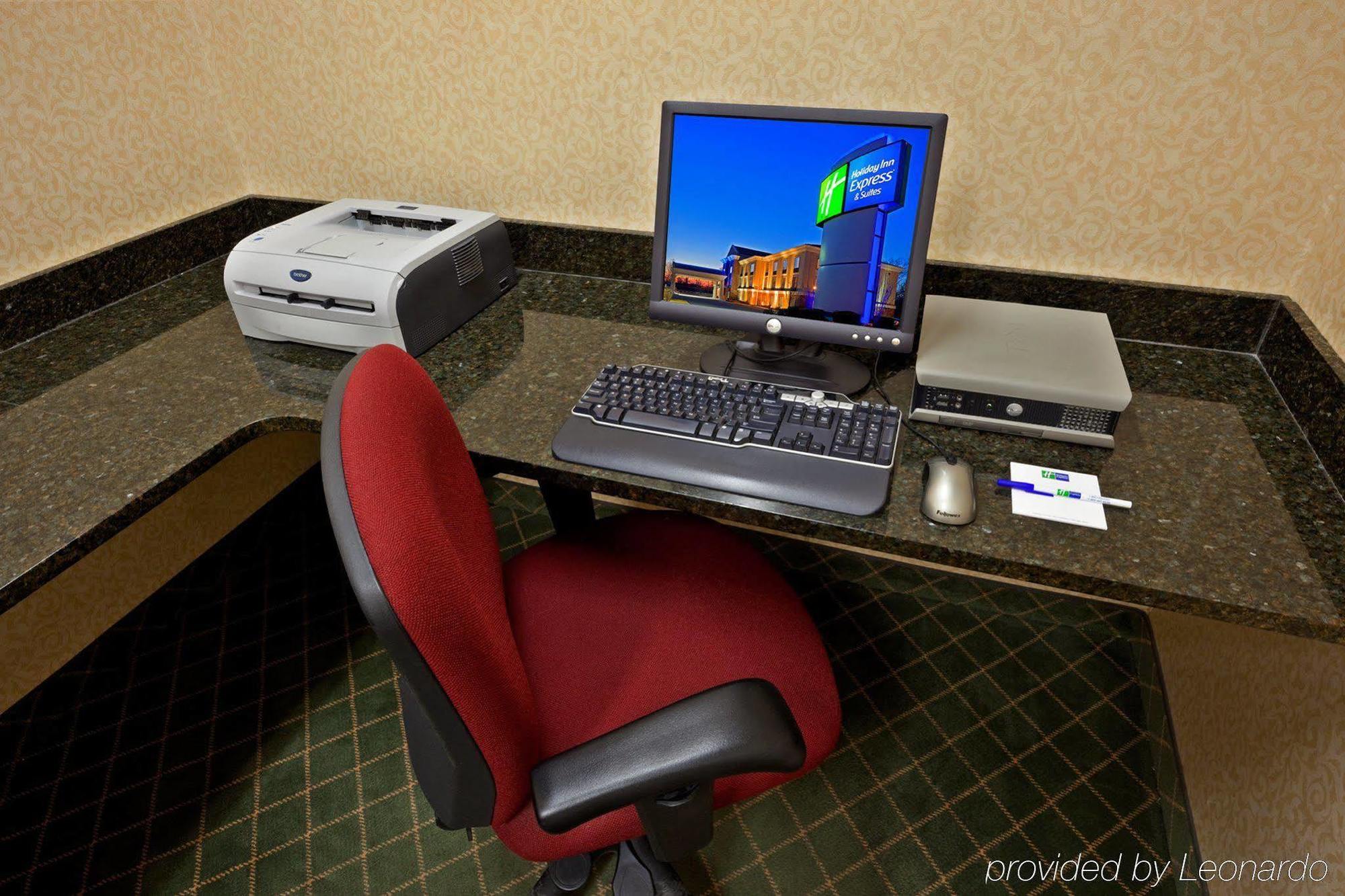 Holiday Inn Express Hotel & Suites Clifton Park By Ihg Exterior foto